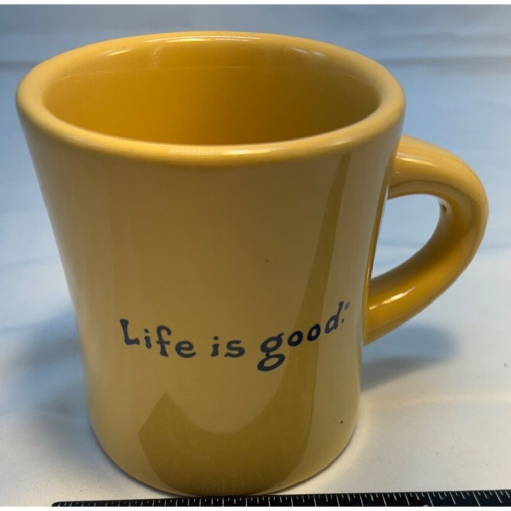 Life is Good Simplicity Quote Daisy Yellow Coffee Mug
